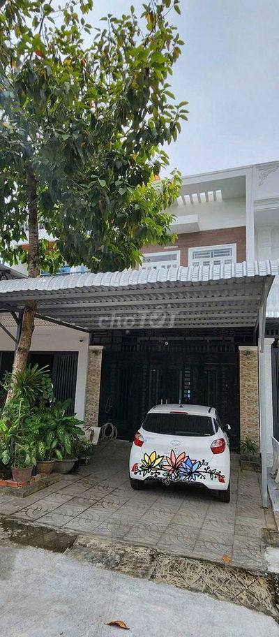 Bán nhà SHR gần chợ Đệm 5,5x20 Nguyễn Hữu Trí,Bình Chánh sẵn nội thất