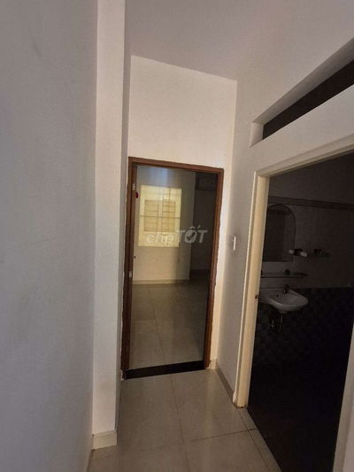 Nhà ở dành cho già đình nhỏ 4-5 người, hoặc cho thuê văn phòng