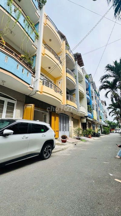 Bán nhà mặt tiền đường đôi Cao Lỗ. F4.Q8, 4 tầng, 63m2, giá 13,5 tỷ TL