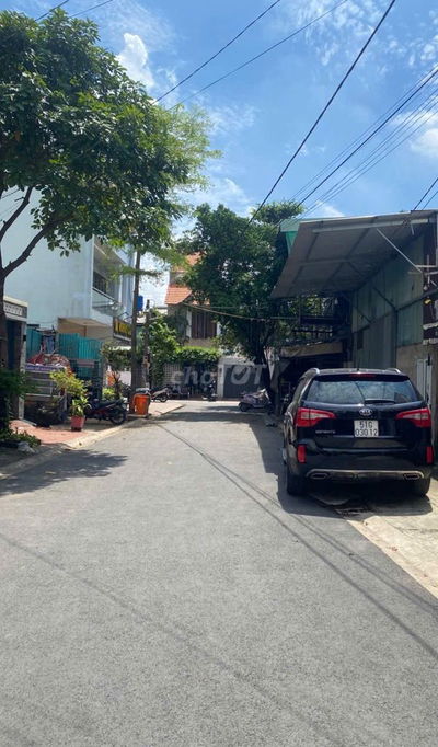 CỰC RẺ,NHÀ ĐƯỜNG XE TẢI THÔNG, NGAY 48 LỚN, TRỆT TRỐNG SUỐT, 10TR