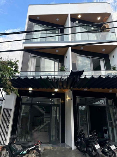 Cho thuê nhà 3 Tầng Mặt Tiền Gần Chợ Thanh Khê