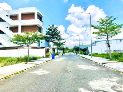 Giảm 50 triệu. Giá còn 1.750 tỷ nền 130m2 KDC Tân Đô.Sổ hồng chình chủ