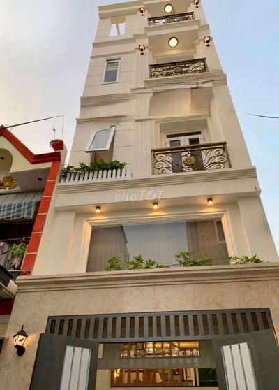 NHÀ PHỐ SÁT MẶT TIỀN, XE HƠI ĐẬU CỬA, DT 4X11,5,, ĐÚC 5 TẦNG, ĐÔNG NAM