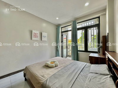 KHAI TRƯƠNG CHO THUÊ CHDV STUDIO BAN CÔNG FULL NỘI THẤT MỚI GẦN NGÃ TƯ