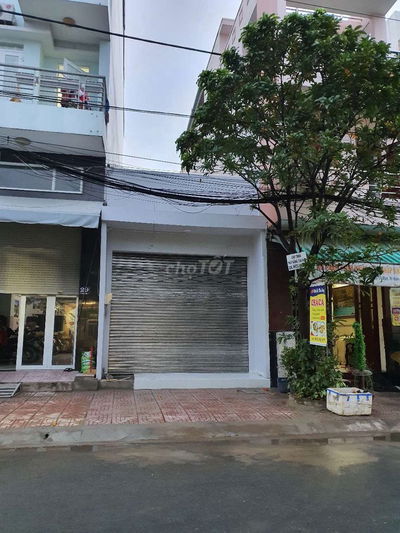 Cho thuê nhà mặt tiền gần chợ Phước Bình - 4PN + 4WC