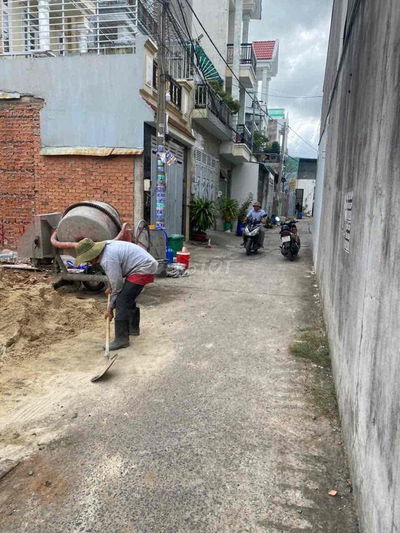 nhà 3tầng 1/ ngắn trần thị hè . hxh 5m rất gần mt. 5,69tỷ tl