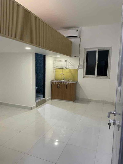 khai Trương căn Hộ gác cửa sổ Mới , thang máy siêu rộng rãi đường 42