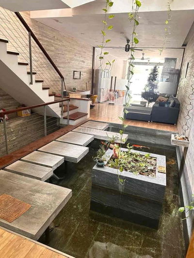 GIÁ BẤT NGỜ- BÁN NHANH NHÀ 4T -  MẶT PHỐ NGUYỄN HỮU THỌ