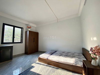 Phòng trọ full nội thất cửa sổ đối diên công viên phần mềm Quang Trung