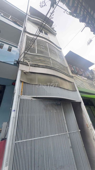 Bán nhà đường Trần Hưng Đạo gần ngay Q1, hẻm 3m thông thoáng