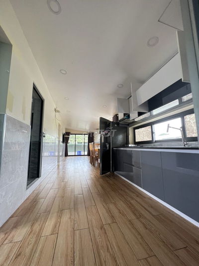 Cho thuê căn hộ 2PN 2WC tại Q5, có thang máy, bảo vệ, thuận tiện đi Q1