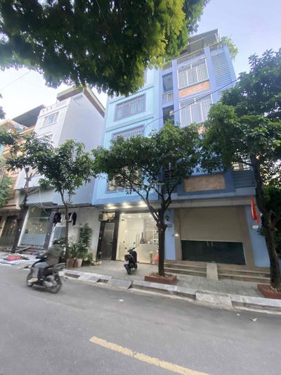 Bán nhà phân lô vỉa hè, ô tô tránh thông, kinh doanh văn phòng giá tôt