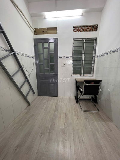 Phòng trọ 12m2 - 16m2, Đường Nhất Chi Mai, gần sân bay.