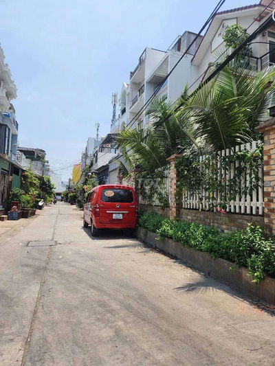 Bán nhà ( 4,7 x 18 ) Lê Văn Quới, hẻm 10 gần mặt tiền giá 7,2 tỷ.