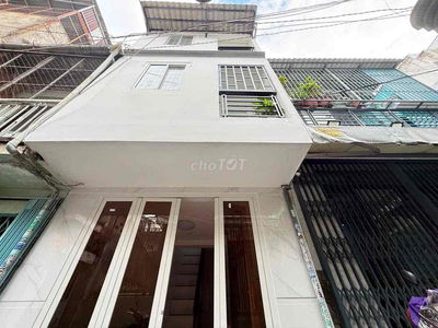 BÁN NHÀ HẺM 3M – CÁCH MẶT TIỀN 30M – P.2 Q.8  Nhà 1 trệt 2lầu, 2PN –