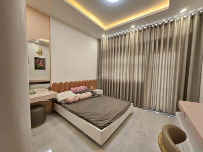 cho thue phòng cao cấp 178 tạ uyên q11