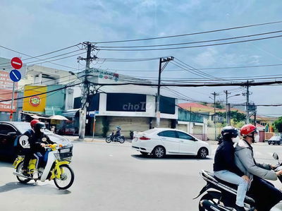 Cho thuê góc 3MT số 376 Võ Văn Ngân, Thủ Đức, DT: 9.7x20m,1 trệt 1 lầu