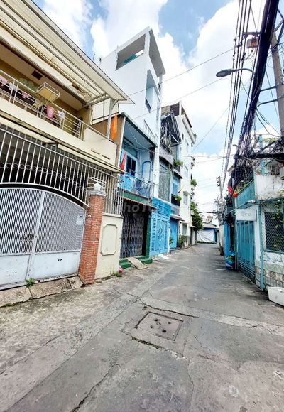 Nhà hẻm xe hơi 1 trục, DT 52m, gần ngã 5 Bình Hòa, Phường 11, BT