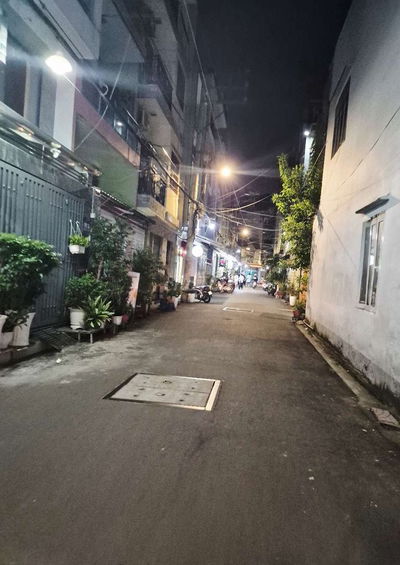 Bán gấp nhà hẻm xe hơi, DT 62m phường 1 Bình Thạnh, sát vách Quận 1