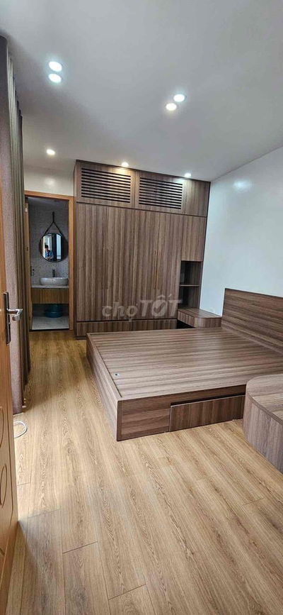 Nhà ngõ Hoàng Mai 10m ra oto, gần hồ, thang máy, ở ngay 48m2