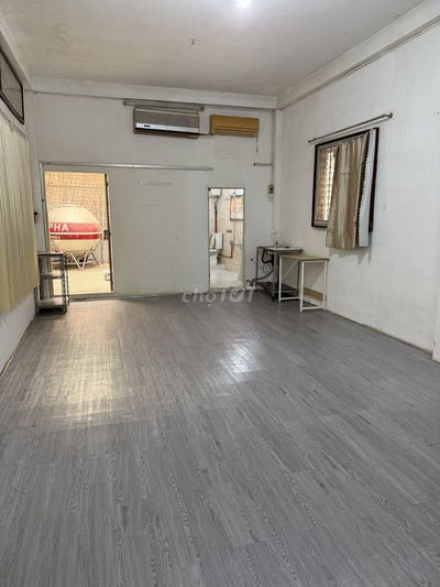 Cho thuê phòng trọ 30m2, có toilet riêng, giờ giấc tự do.