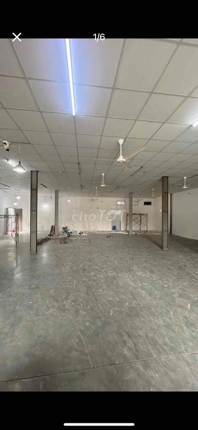 Cần cho thuê gấp nhà 800m2 giá Tốt hẻm lớn đường Lũy Bán Bích