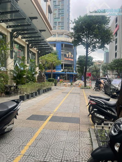 Siêu mẫu 4tầng VIP dự trần phú ngay chợ Hàn Đà Nẵng