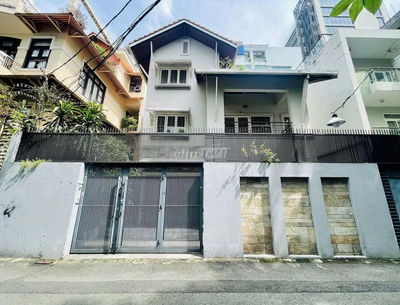 📱 NHÀ RỘNG MT C18_(K300)_10x20m_TRỆT 3 LẦU MỚI ĐẸP.