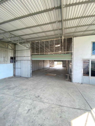 Cho thuê kho, xưởng 1050m2 Hóc Môn gần Ql22