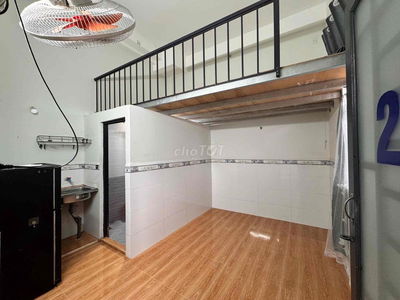 CHO THUÊ PHÒNG TRỌ GIÁ RẺ - RỘNG - CỬA SỔ TRỜI NGAY AEON TÂN PHÚ