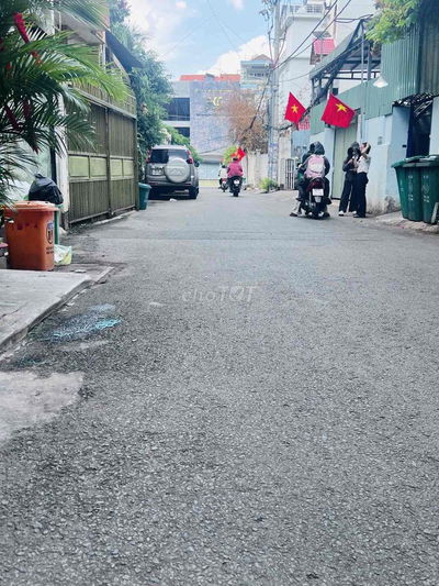 Nhà Cấp 4 hẻm xe hơi tránh khu Làng ĐH Nguyễn Gia Trí&D5&Ung Văn K