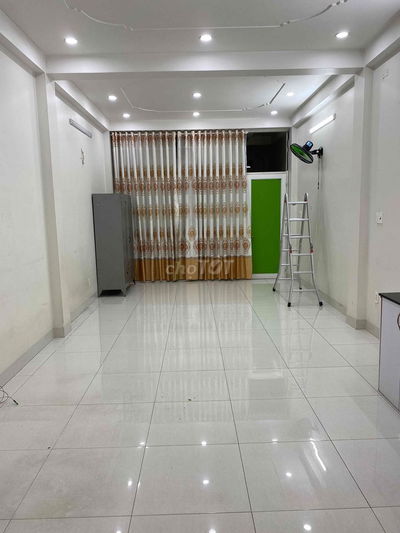 Cho thuê tầng 2 diện tích 53m2 gần ga Bình Thái