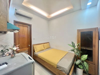 PHÒNG FULL NỘI THẤT GIÁ SIÊU RẺ NGAY TRUNG TÂM QUẬN 1 KHU VỰC SẦM UẤT