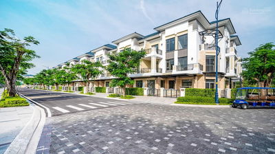 Chính chủ gửi bán căn góc 2 mặt thoáng 8x19m Verosa Khang Điền, LH Nam Lê