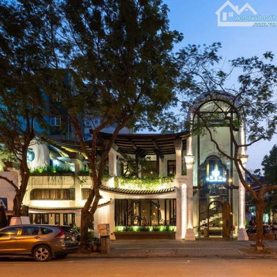 Cho thuê biệt thự Pháp cổ phố Hàng Bún, Ba Đình mặt tiền 14m x 385m2 x 3 tầng