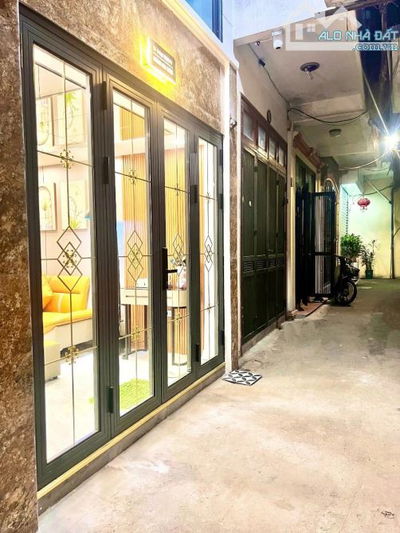 💥💥💥Gấp ! Bán Nhà Hoàng Hoa Thám -Ba Đình - 9 Tỷ Thang Máy