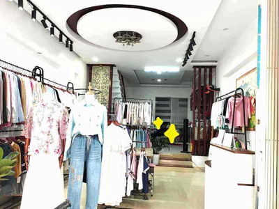 BÁN NHANH NHÀ 2 TẦNG MẶT TIỀN KINH DOANH HOÀ CƯỜNG CHỈ HƠN 6TY