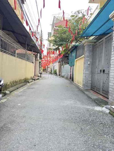 BÁN ĐẤT TẶNG NHÀ 2 TẦNG VIỆT HƯNG NGÕ THÔNG Ô TÔ TRÁNH