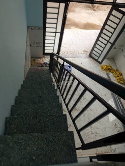 Bán nhà sổ chung q9