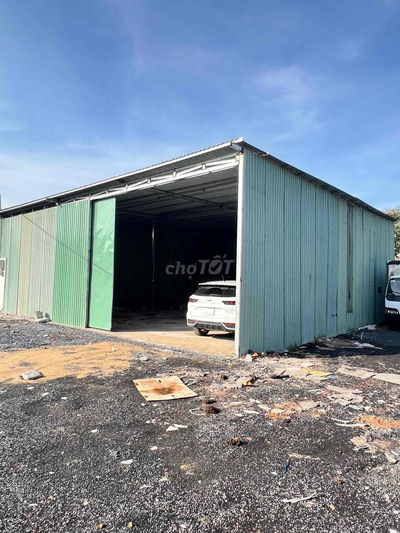 Cần cho thuê xưởng mới 200m2