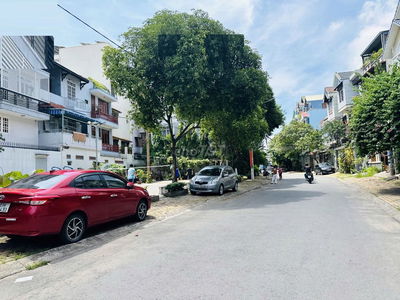 Bán nhà ngay Đường Hoàng Diệu 2, Thủ Đức, 150m2 Ngang 6.4m, Giá 9.5 Tỷ