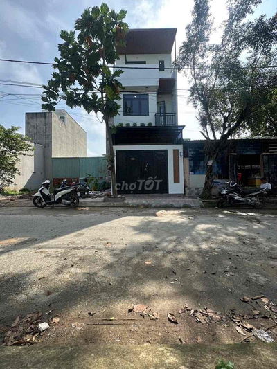 NHÀ ĐẸP MỚI 100% 2LẦU 3PN NGAY VINHOMES Q9, ĐƯỜNG NỘI BỘ RỘNG ĐẬU OTO