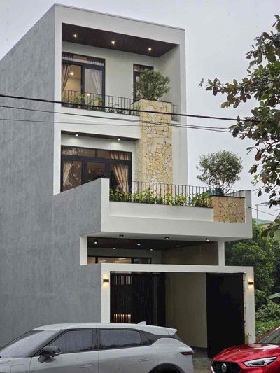 Nhà Hoà Xuân đường 10.5m 4PN