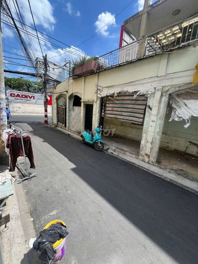 Phòng mặt tiền hẽm, gần chành xe Chín Nghĩa, cách ĐH VĂN HIẾN 500m