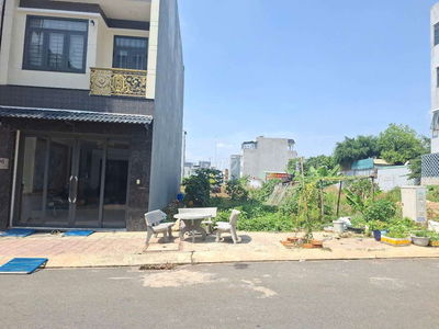 Đất đẹp kdc Phú Hồng Thịnh gần làng đại học quốc gia và BigC Go Dĩ An