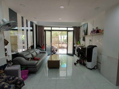 HXH 5m giáp Phú Nhuận! Bán nhà 5 tầng khu vip Hoàng Hoa Thám 4PN5WC