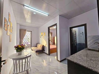 Phòng ban công, gần UEH, Văn Hiến bình chánh