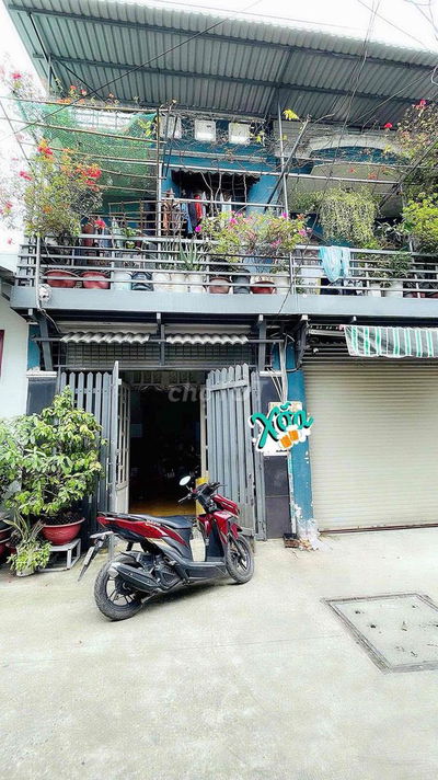 nhà cần bán gấp 4x10m 1 lầu 2pn 2wc hẻm xe hơi gần truongf Kim Đồng