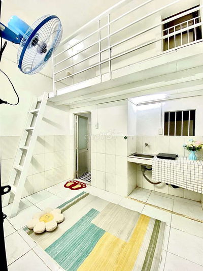 Phòng trọ giá rẻ gác cao cửa sổ thoáng Ngay Thoại Ngọc Hầu, Bình Long