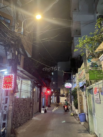 Nhà khu sang~60m2 HXH tránh 575 CMT8 -9,95 tỷ-4PN-XH tránh ra Hoàng Sa